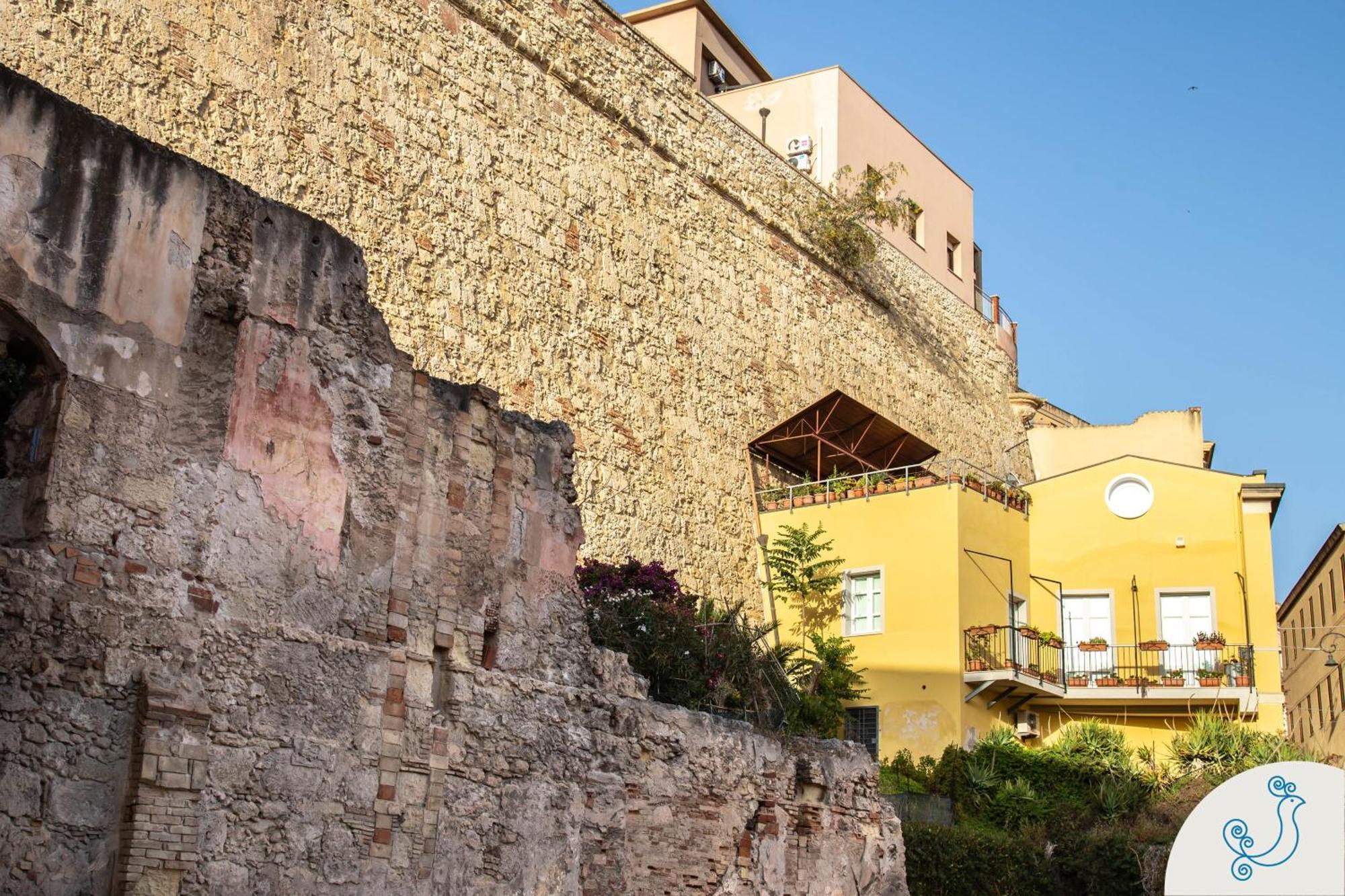 Manno 81 - Charming Historic Apartment Cagliari Exterior photo